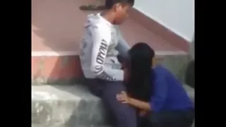 溫柔地塞了一個漂亮的俄羅斯婊子色情屁股的成員