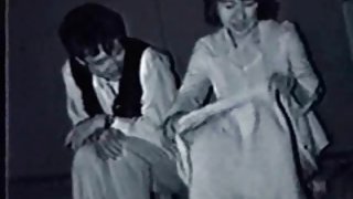 讓這個女孩成為一個kuni並且在肛門色情中操她