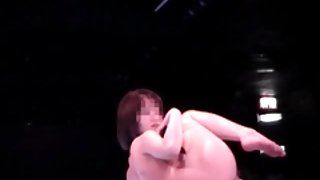 四個傢伙拍了兩個妓女上演肛門狂歡色情片