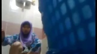 和他的女朋友色情片給朋友一些樂趣