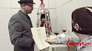 投擲陰莖年輕脆弱的小雞色情片
