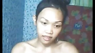 在貓苗條的女孩色情硬衝