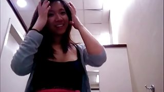 男人亂搞森林裡一個容易接觸的婊子色情片