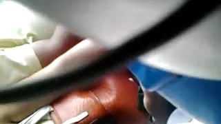 面具的男人他媽的無比豐滿的女士和其中一個在兩個樹幹色情