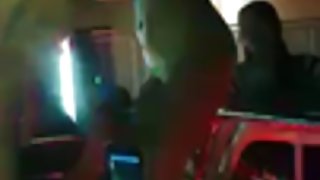 與年輕和靈活的女孩色情性交