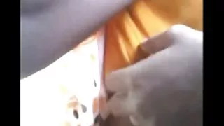 在陰莖上煎一個色情內褲的大婊子