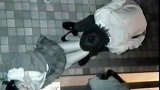 姐妹們女同性戀頑皮，他們的洞是戳性玩具色情