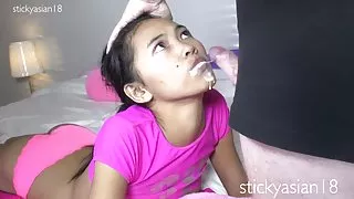 頑皮的寶貝做了一個非常好的吸吮色情片