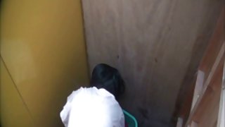 漂亮的女人用她光滑的小貓色情獎勵那傢伙