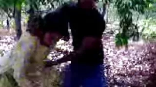 與一個大橡膠成員閒聊，同時為那個用nete色情訂購它的人安排一個節目