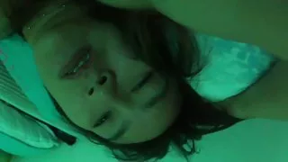 豐滿的婊子很快就贖回了色情片