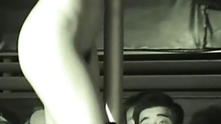 直女孩自慰濕貓色情