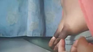 Lesbouches呻吟從激情他媽的一個陰莖色情