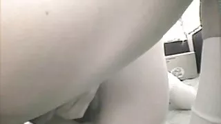 充滿激情的婊子男友亂搞更深的色情