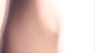 熱俄羅斯寶貝吊他的手指色情