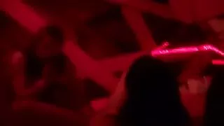 俄羅斯新娘與女友吮吸客人色情
