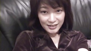 這個傢伙操了兩個不同年齡的色情妓女的所有縫隙